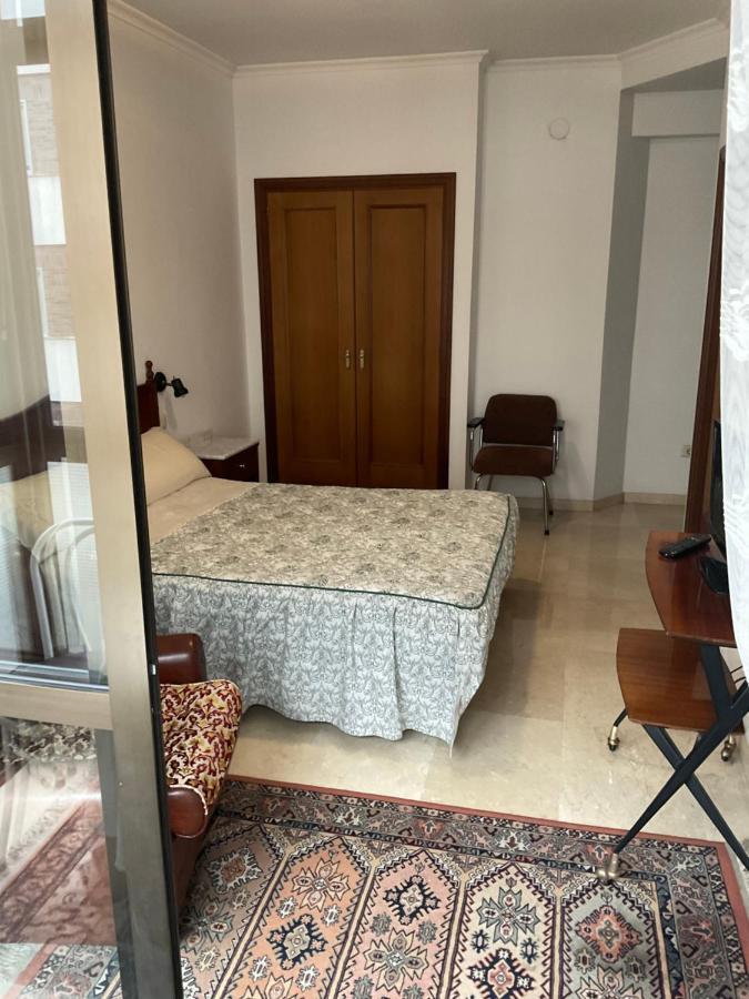 Residencia Universidad Ourense Esterno foto