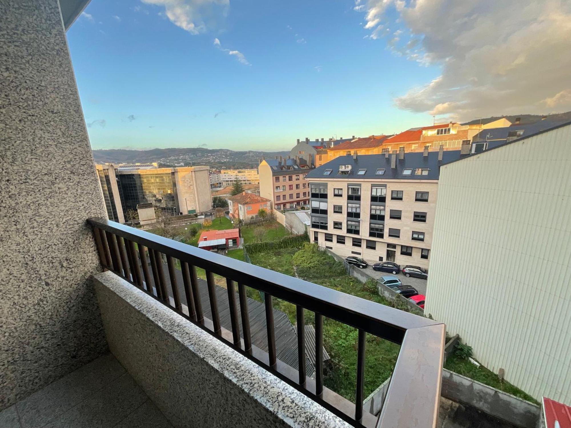 Residencia Universidad Ourense Esterno foto