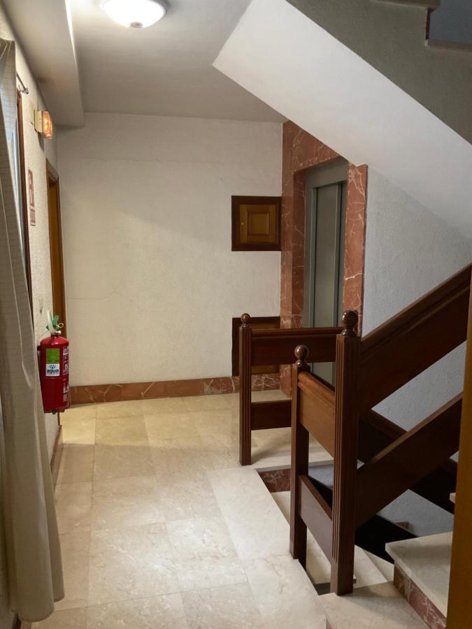 Residencia Universidad Ourense Esterno foto